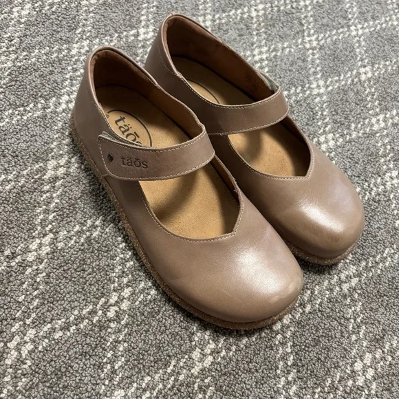 Taos Footwear the Ultimate Leather Mary Jane Mushroom size 38 7/7.5 - Picture 5 of 7